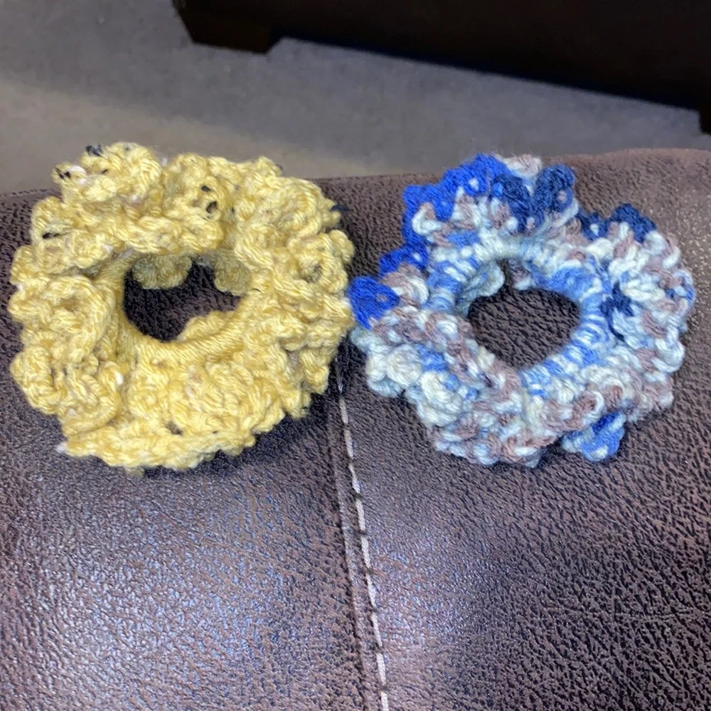 Crocheted Scunchie set of 2 - Picture 1 of 3